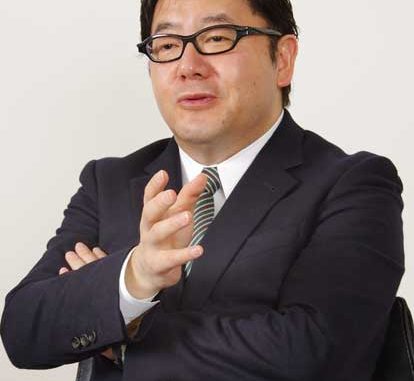 Yasushi Akimoto-2018012000018_2